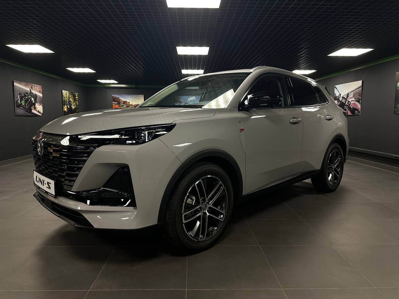 Changan UNI-S 1.5T робот. Техно 25 г.в
