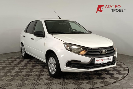 LADA Granta седан 2018 года с пробегом 99 700 км