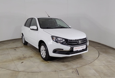 LADA Granta седан 2023 года с пробегом 24 000 км