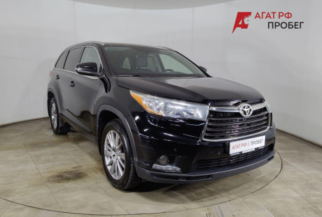 Toyota Highlander 2015 года с пробегом 157 700 км