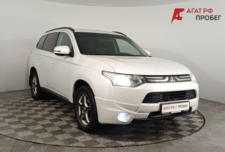 Mitsubishi Outlander 2013 года с пробегом 259 200 км