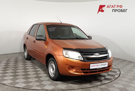 LADA Granta седан 2014 года с пробегом 109 534 км
