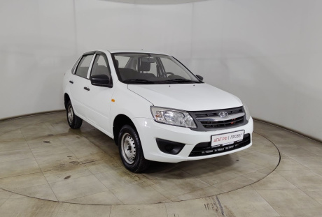 LADA Granta седан 2015 года с пробегом 59 900 км