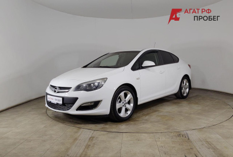 Opel Astra 2013 года с пробегом 170 351 км