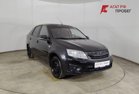 LADA Granta лифтбек 2015 года с пробегом 181 000 км