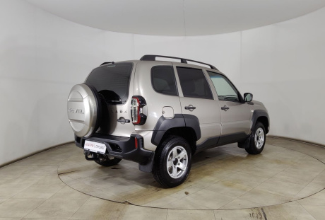 LADA Niva Travel 2022 года с пробегом 17 040 км, фото 5