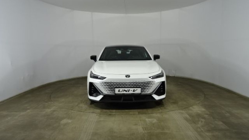 Changan UNI-V 1.5 робот. Техно 25 г.в