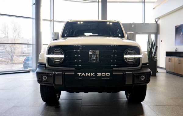 Tank 300 I Рестайлинг Премиум 2.0T полный привод 8АКП (218 л.с.) 26 г.в. 26 м.г.