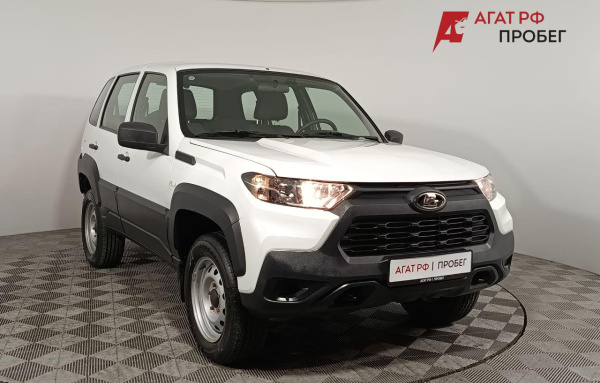 LADA Niva Travel 2023 года с пробегом 43 657 км, фото 1