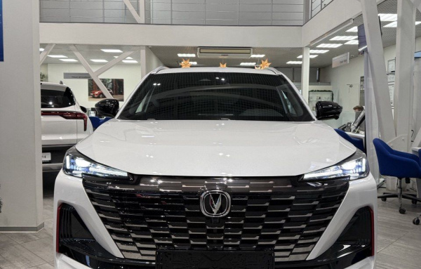 Changan UNI-S 1.5T робот. Техно 25 г.в