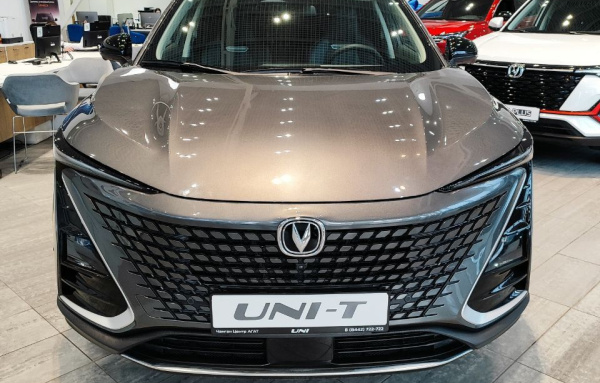 Changan UNI-T 1.5T робот. Техно 25 м.г. 25 г.в.