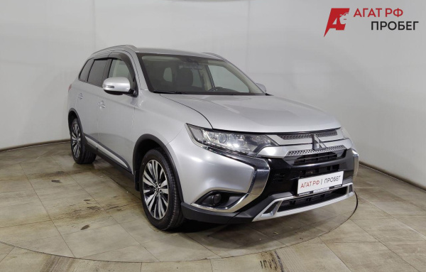 Mitsubishi Outlander 2018 года с пробегом 235 730 км, фото 1