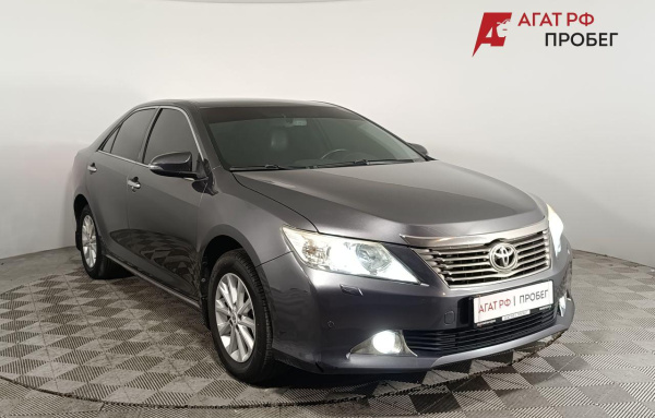 Toyota Camry 2012 года с пробегом 247 000 км, фото 1