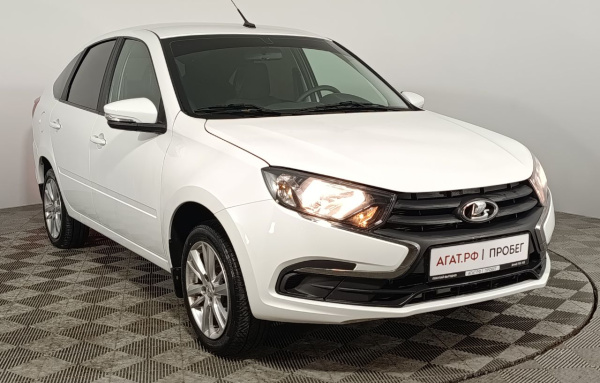LADA Granta лифтбек 2023 года с пробегом 44 853 км, фото 1