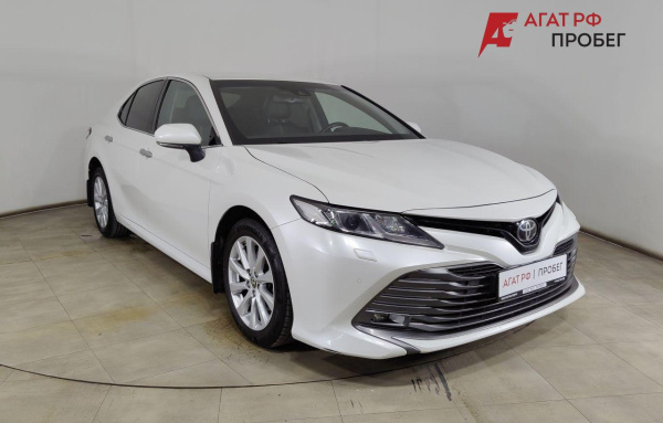 Toyota Camry 2020 года с пробегом 106 080 км, фото 1