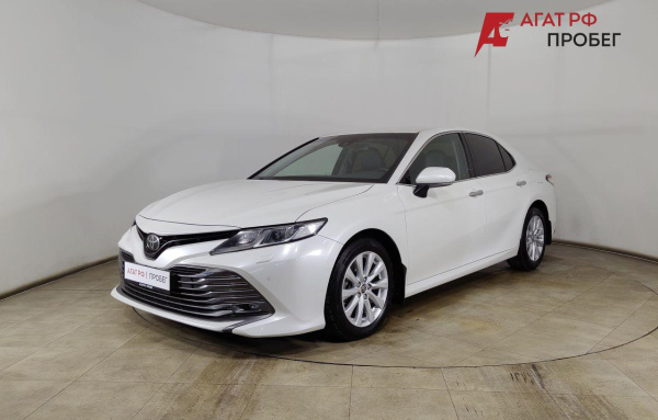 Toyota Camry 2020 года с пробегом 56 500 км, фото 1