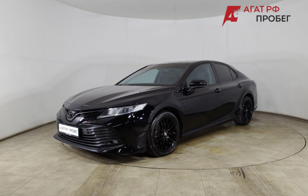 Toyota Camry 2018 года с пробегом 221 950 км, фото 1