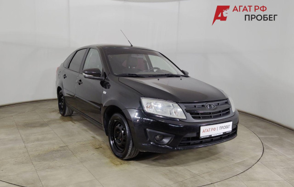 LADA Granta лифтбек 2015 года с пробегом 181 000 км, фото 1