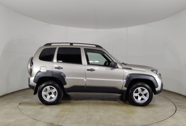 LADA Niva Travel 2022 года с пробегом 17 040 км, фото 4