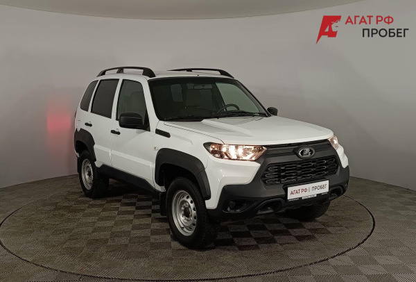 LADA Niva Travel 2022 года с пробегом 36 950 км, фото 1
